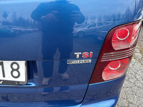 Volkswagen Touran 16 of 21