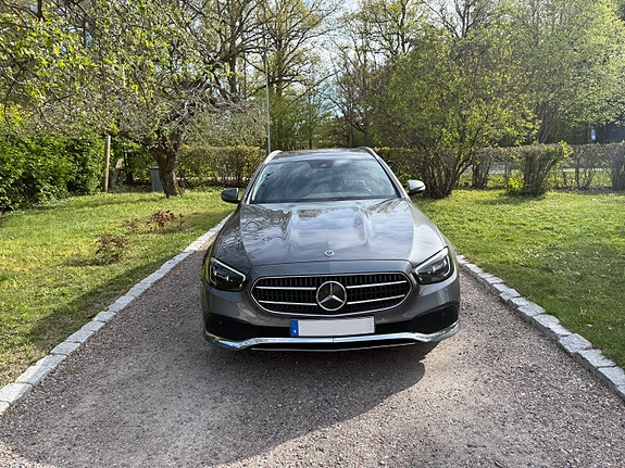 Mercedes-Benz E220 5 of 5