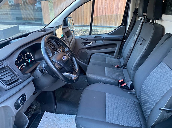 Ford Transit Custom 13 of 20