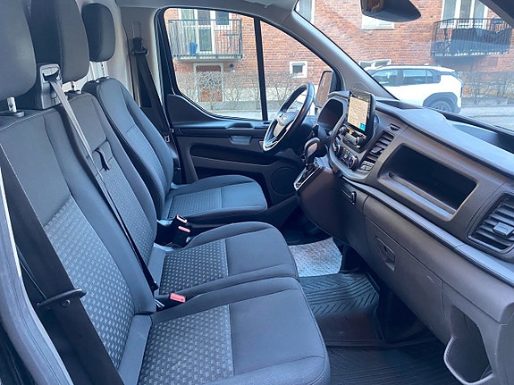 Ford Transit Custom 10 of 20