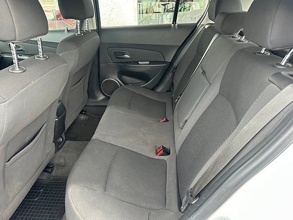 Chevrolet Cruze 6 of 18