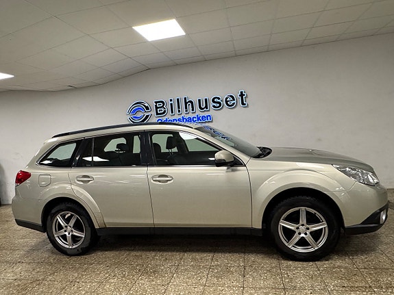 Subaru Outback 2 of 5