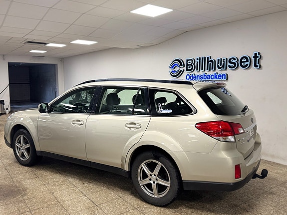 Subaru Outback 4 of 5