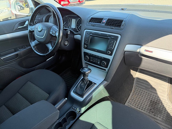 Skoda Octavia Scout 9 of 26