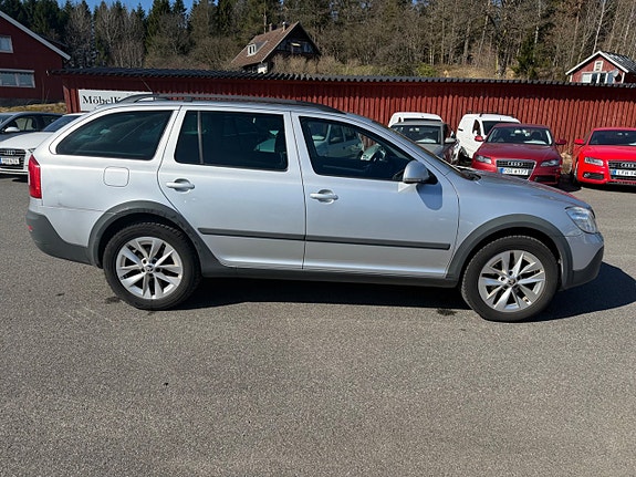 Skoda Octavia Scout 6 of 26