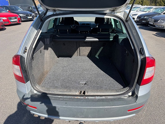 Skoda Octavia Scout 23 of 26