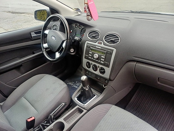 Ford Focus 7 of 19