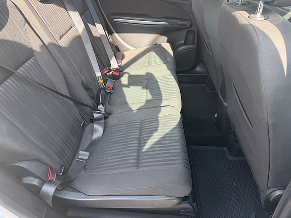 Opel Zafira Tourer 11 of 26