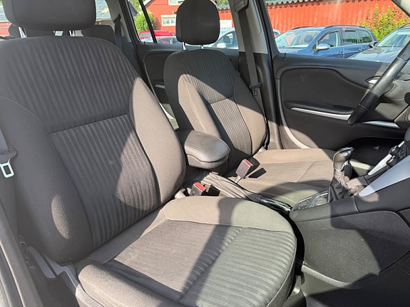 Opel Zafira Tourer 10 of 26