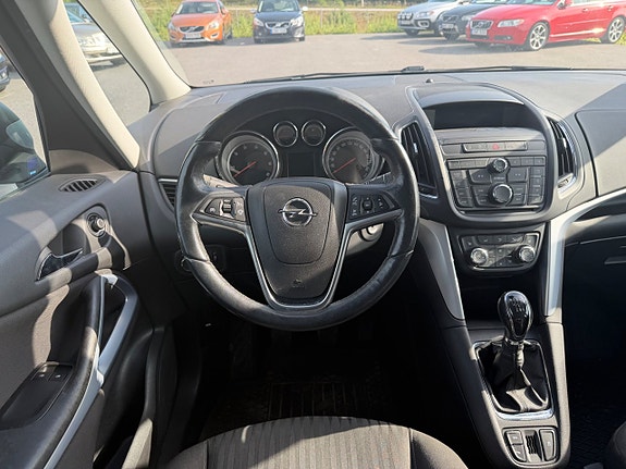 Opel Zafira Tourer 15 of 26