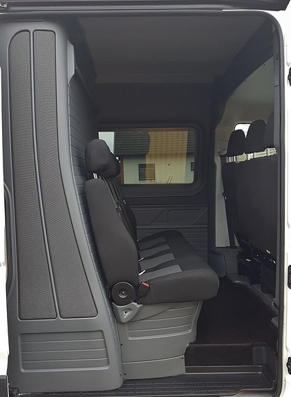 Volkswagen Crafter 10 of 23