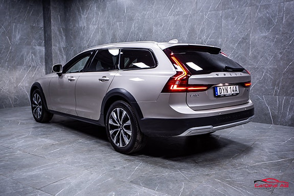 Volvo V90 Cross Country 5 of 5