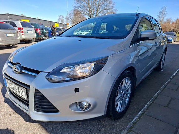 Ford Focus 2 of 5