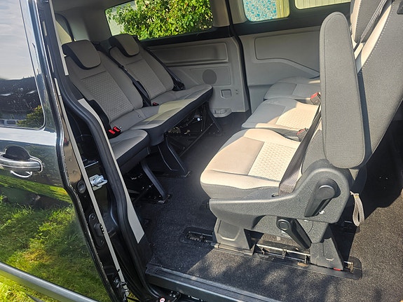 Ford Tourneo Custom 5 of 6