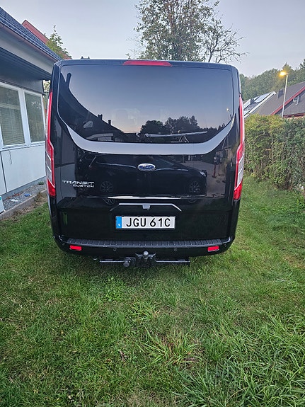 Ford Tourneo Custom 3 of 6