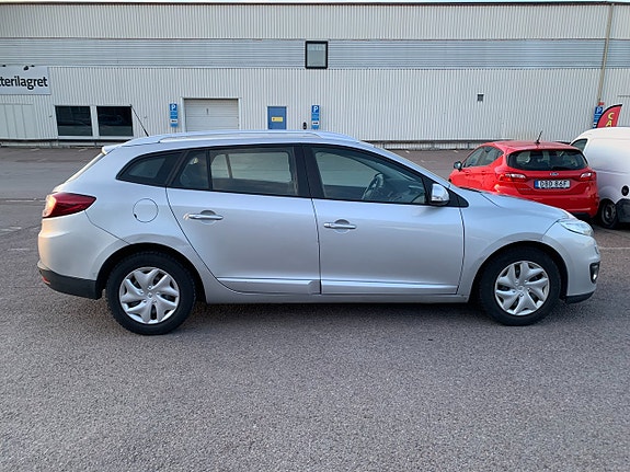 Renault Megane III 3 of 5