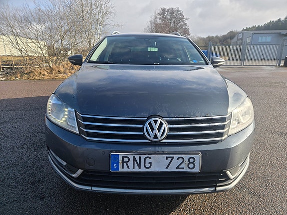 Volkswagen Passat 2 of 5