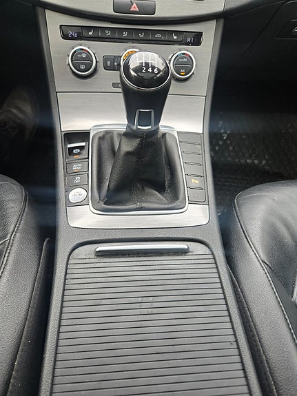 Volkswagen Passat 17 of 19