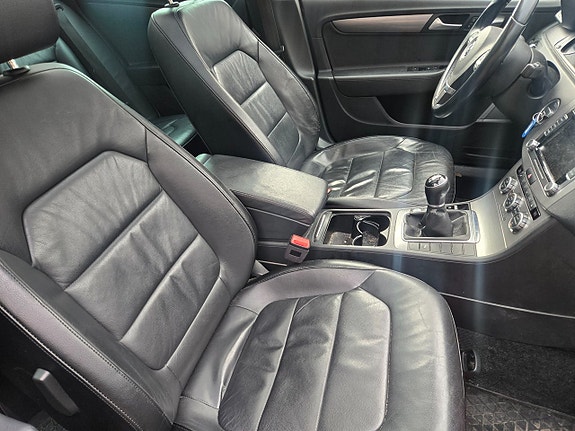 Volkswagen Passat 14 of 19