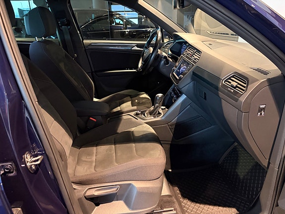 Volkswagen Tiguan 3 of 5