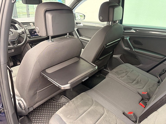 Volkswagen Tiguan 16 of 24