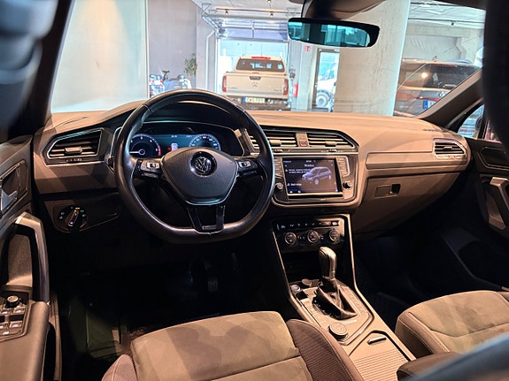 Volkswagen Tiguan 18 of 29