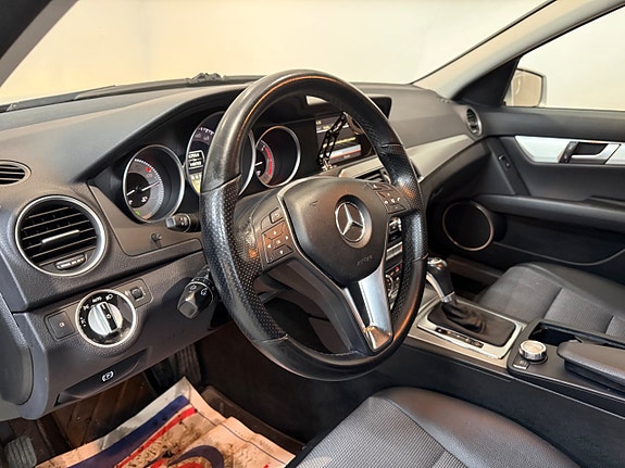 Mercedes-Benz C220 15 of 18