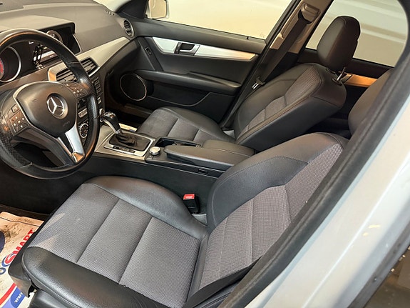 Mercedes-Benz C220 16 of 18