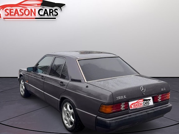Mercedes-Benz W201 3 of 5
