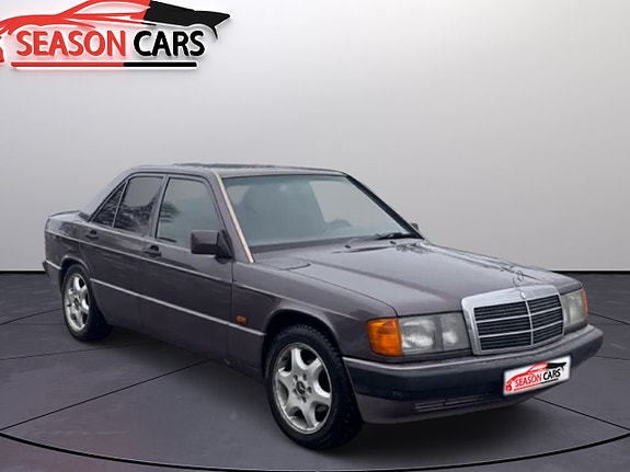 Mercedes-Benz W201 8 of 12