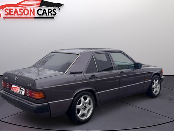 Mercedes-Benz W201 2 of 5