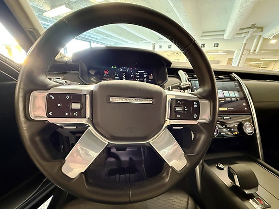 Land Rover Discovery 19 of 26