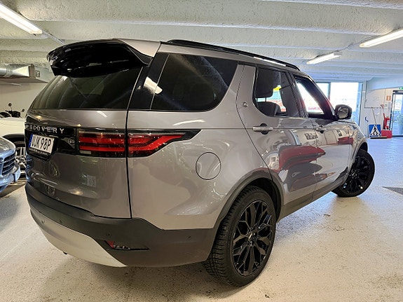 Land Rover Discovery 3 of 5