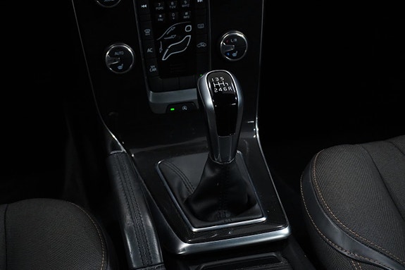 Volvo V40 Cross Country 17 of 27