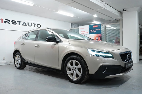 Volvo V40 Cross Country 3 of 5