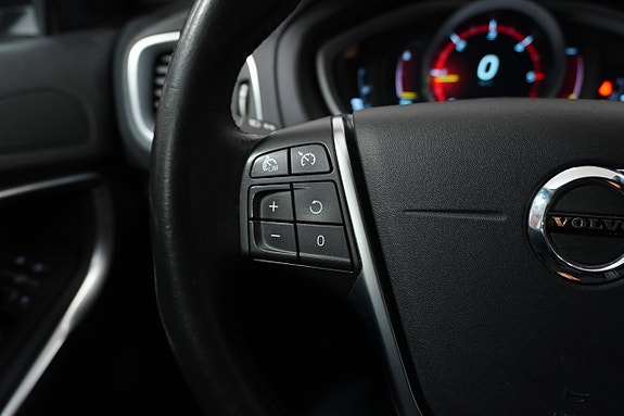 Volvo V40 Cross Country 23 of 27