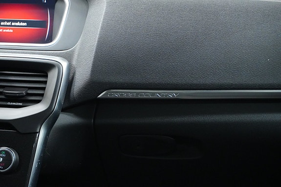 Volvo V40 Cross Country 27 of 27
