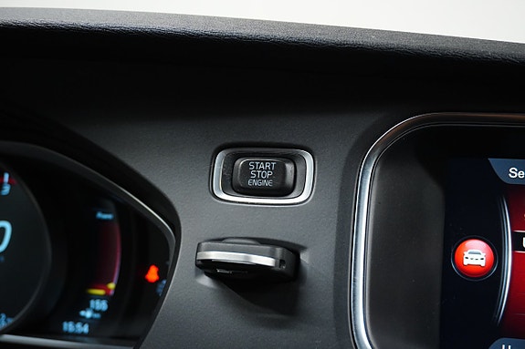 Volvo V40 Cross Country 22 of 27