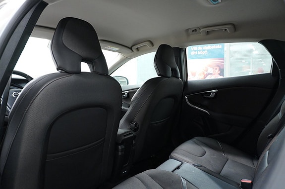 Volvo V40 Cross Country 11 of 27