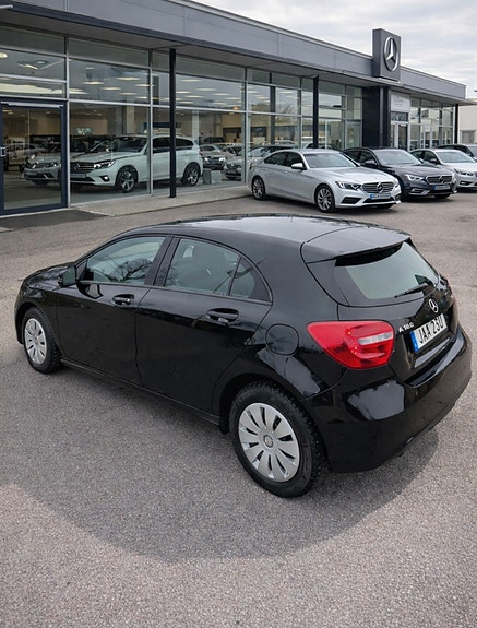 Mercedes-Benz A180 3 of 5