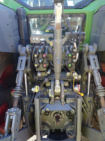 Fendt 828 4 of 10