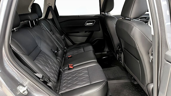 Nissan X-Trail 9 of 21