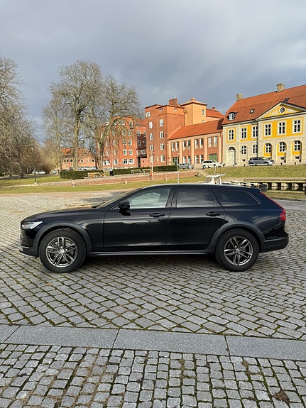 Volvo V90 Cross Country 4 of 5