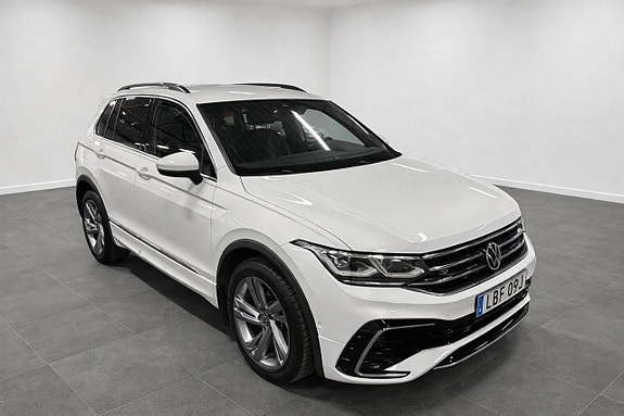 Volkswagen Tiguan 2 of 5