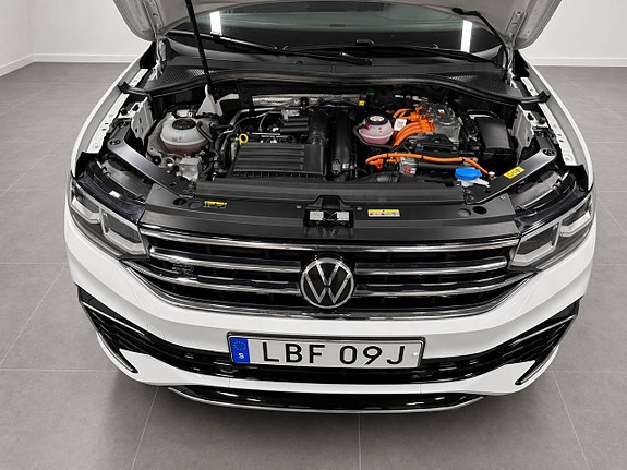Volkswagen Tiguan 5 of 5