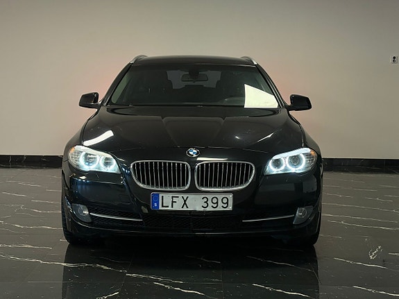 BMW 520d 2 of 5