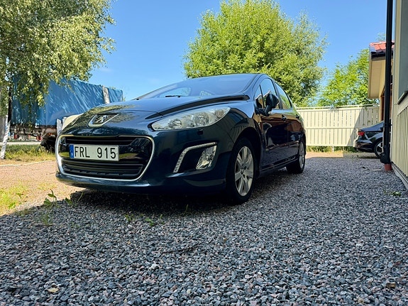 Peugeot 308 4 of 5