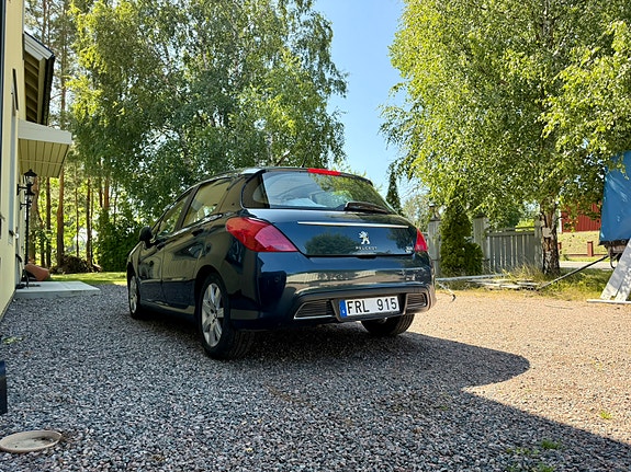 Peugeot 308 3 of 5