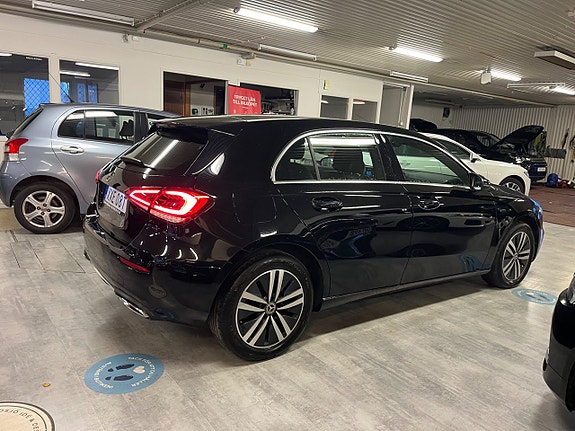 Mercedes-Benz A250 e 6 of 16