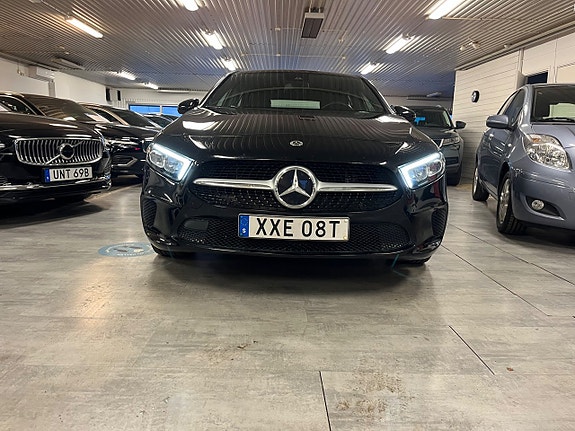 Mercedes-Benz A250 e 3 of 5